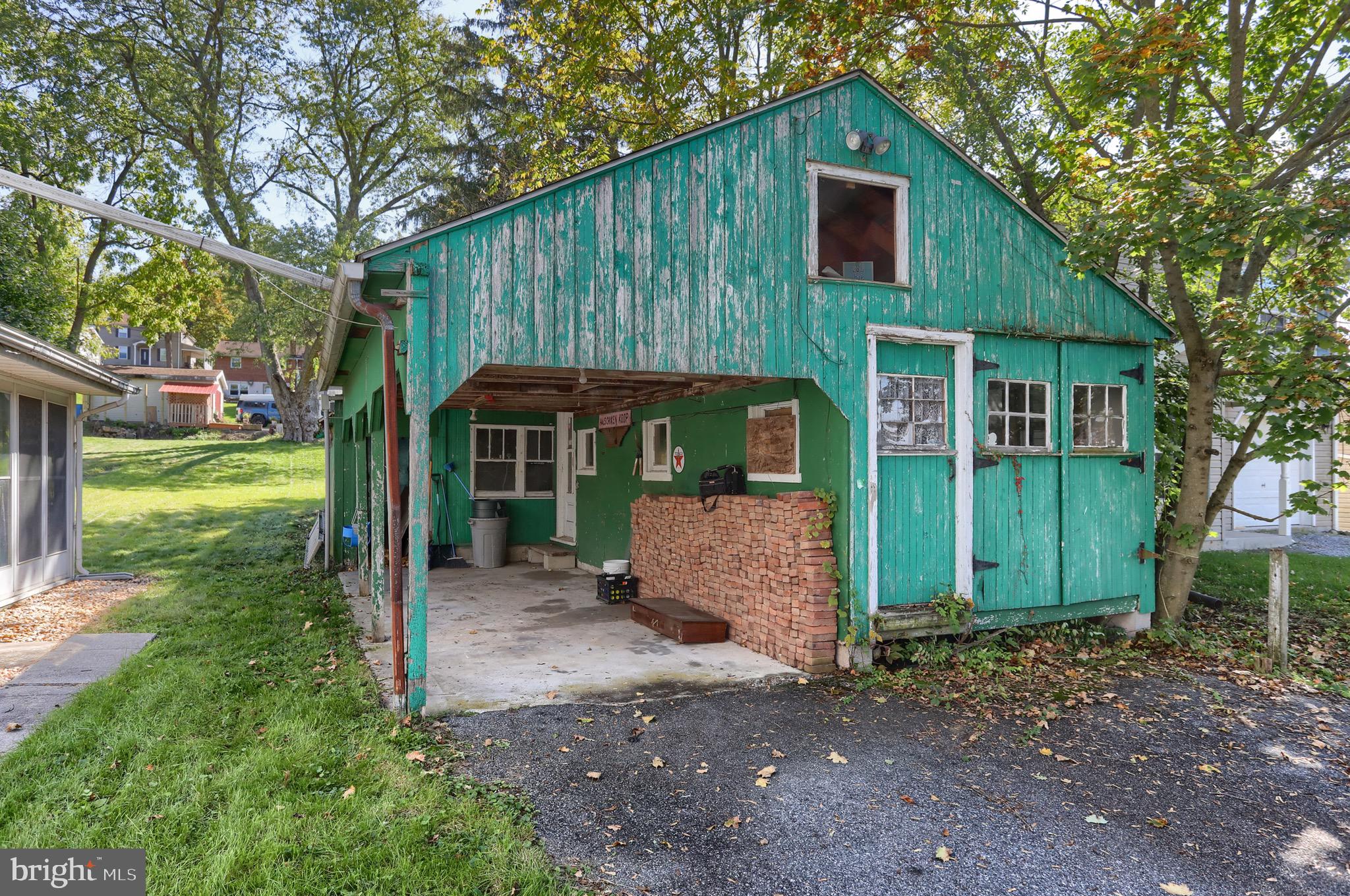 5558 Elizabethtown Road Palmyra, PA 17078 - Photo 39 of 41 exterior of outbuilding