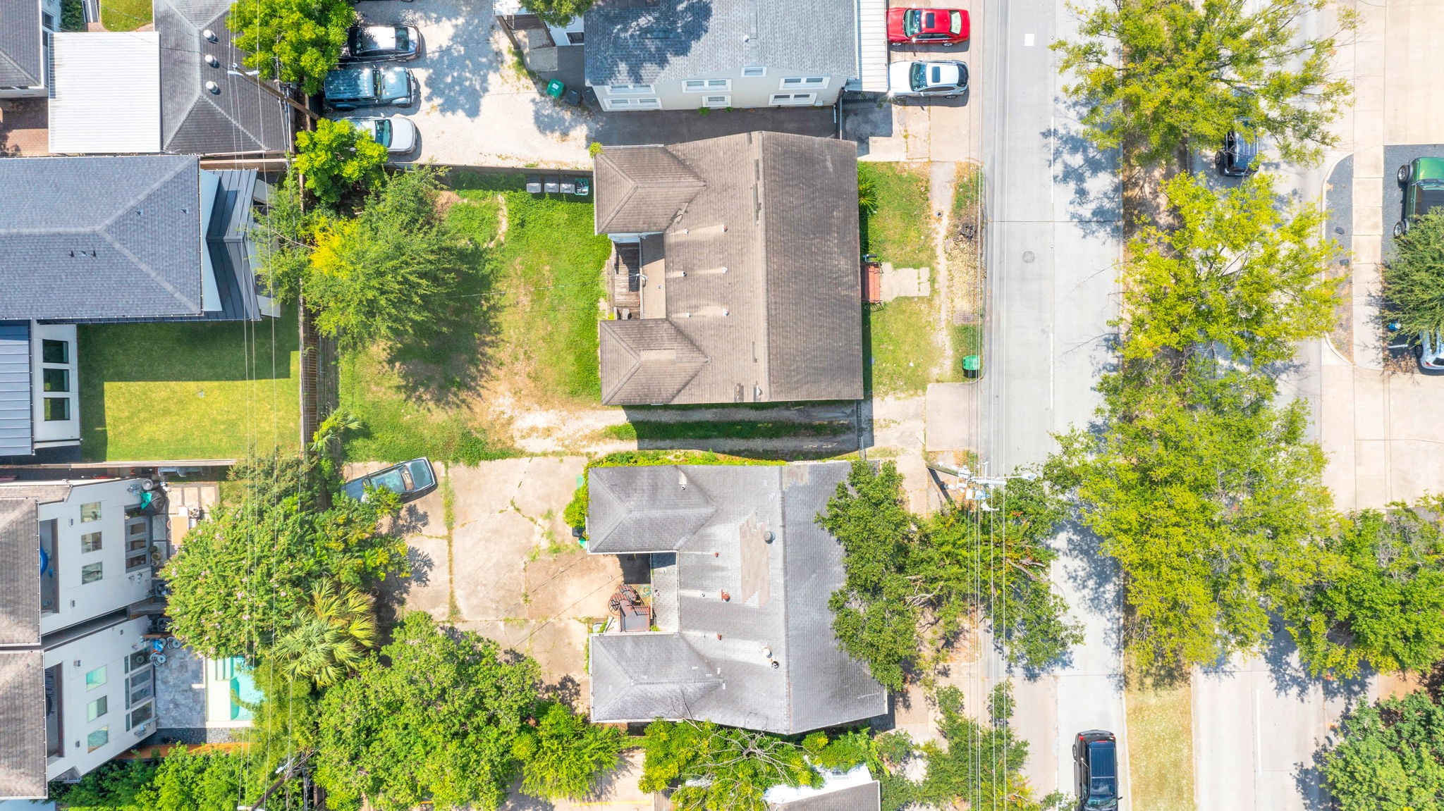 1947 Richmond Avenue, Unit B Houston, TX 77098 - Photo 12 of 12 an aerial view of residential houses with yard