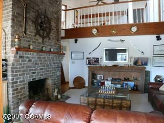 222 Lewis Road Beaufort, NC 28516 - Photo 4 of 21 Den