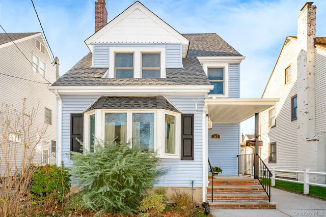 $799,000 | 347 Wellington Road, Mineola, NY 11501