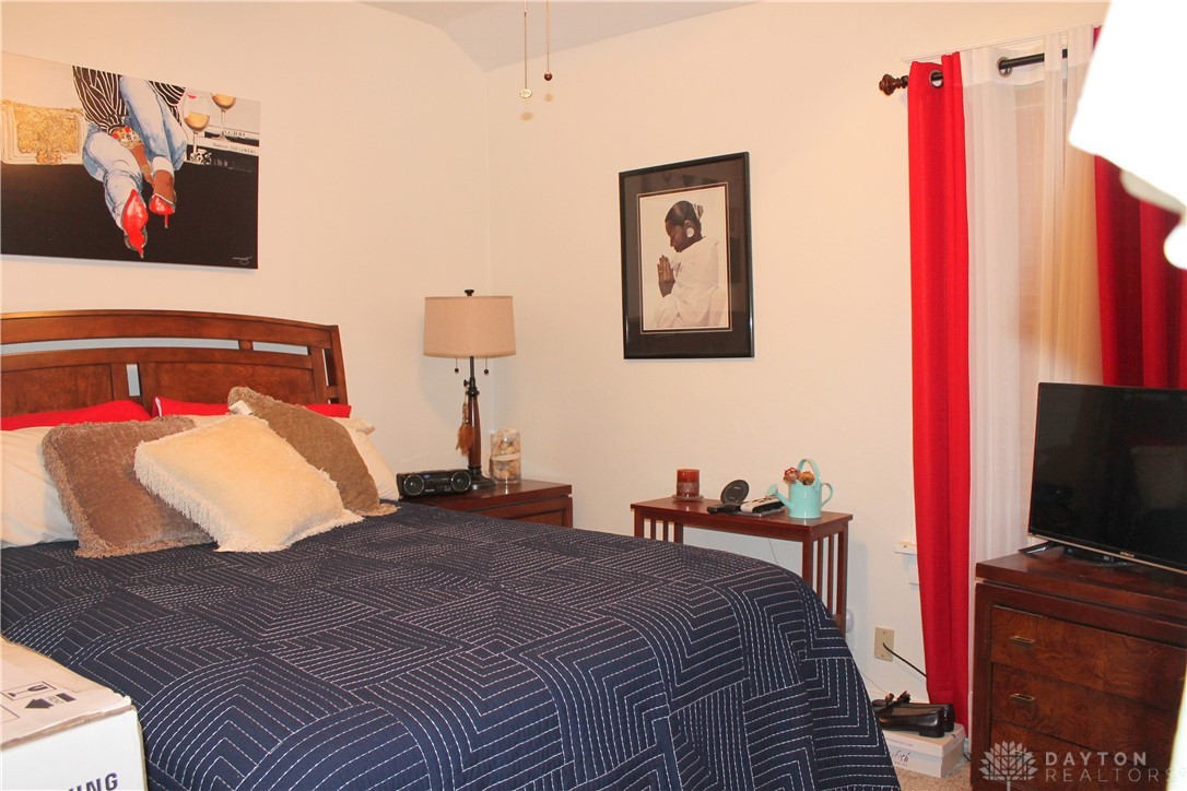 345 Roxbury Road Dayton, OH 45417 - Photo 10 of 19 Guest bedroom