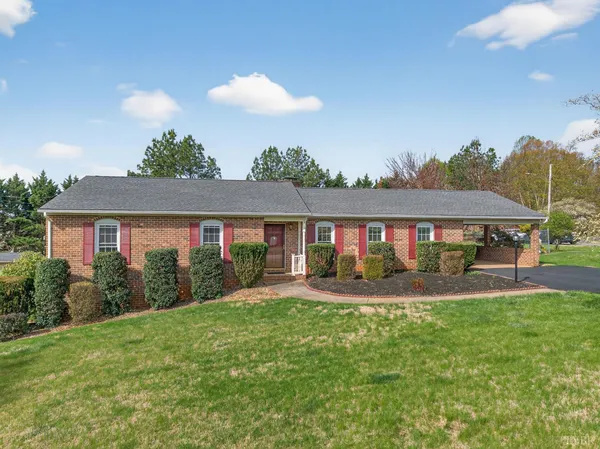 $359,900 | 506 Robin Drive, Lynchburg, VA 24502