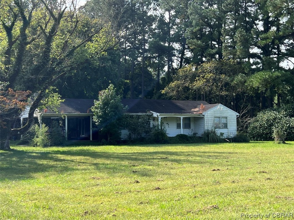 2596 Regent Road Topping, VA 23169 - Photo 4 of 8 Single story home featuring a front yard