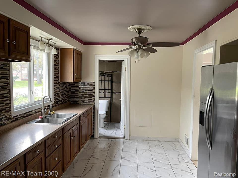 7674 Inkster Road Dearborn Heights, MI 48127 - Photo 14 of 16