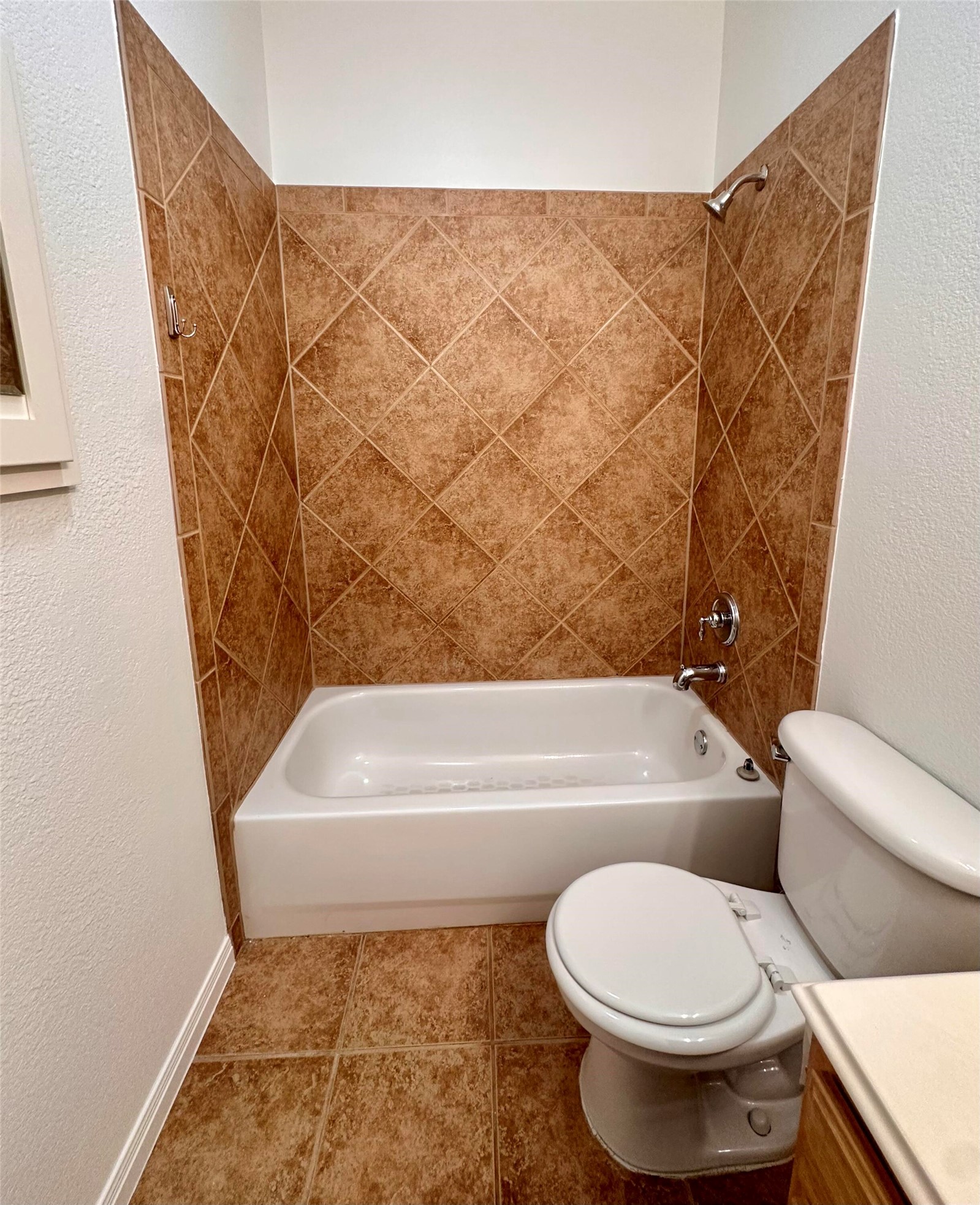 4713 Santa Anna Street Austin, TX 78721 - Photo 8 of 34
