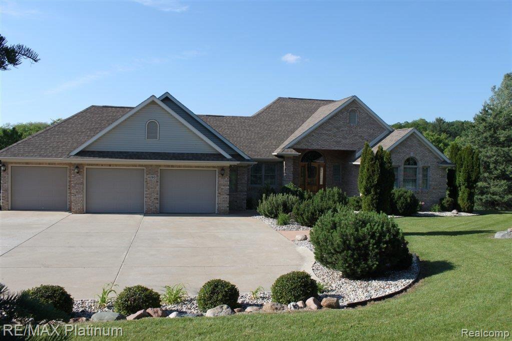 6280 Denton Hill Road Fenton, MI 48430 - Photo 1 of 24 Front View