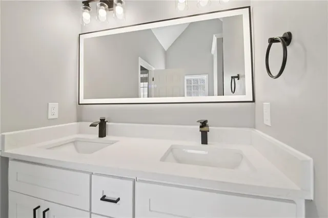 a view of a big room with closet and ceiling fan