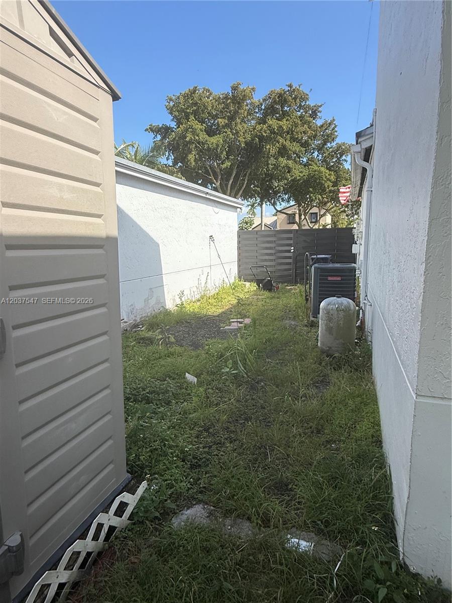 11921 Southwest 273rd Street Homestead, FL 33032 - Photo 20 of 27