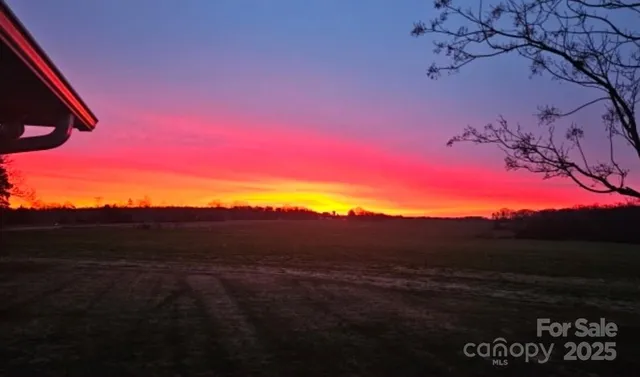 $425,000 | 1418 East Memorial Highway, Statesville, NC 28625