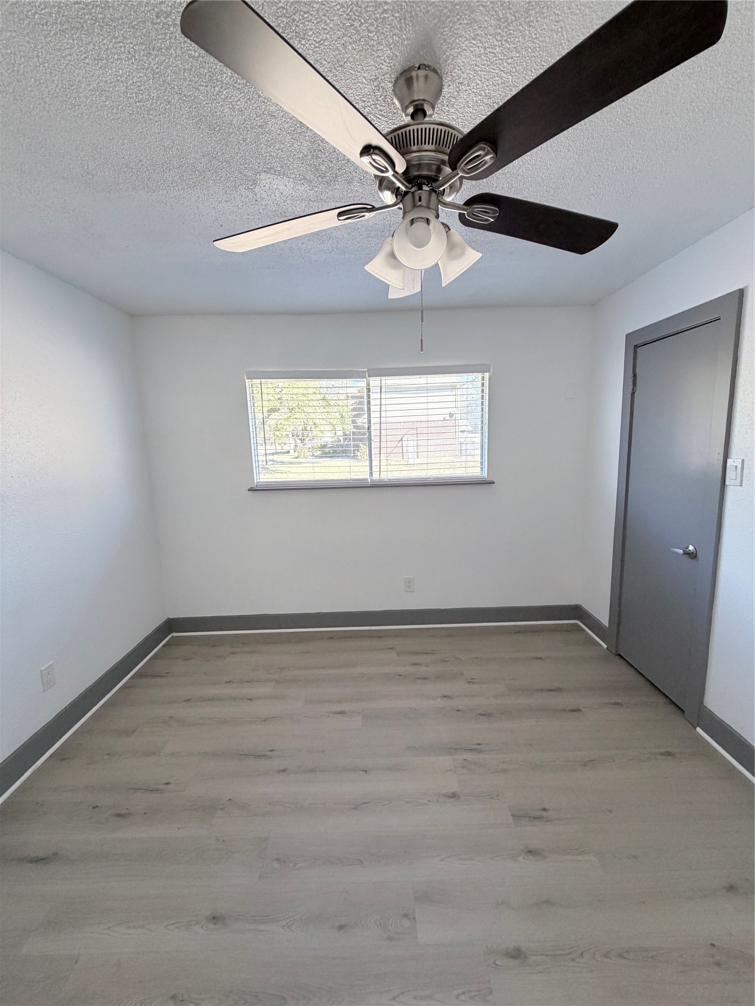 9750 Guest Street Houston, TX 77078 - Photo 23 of 27