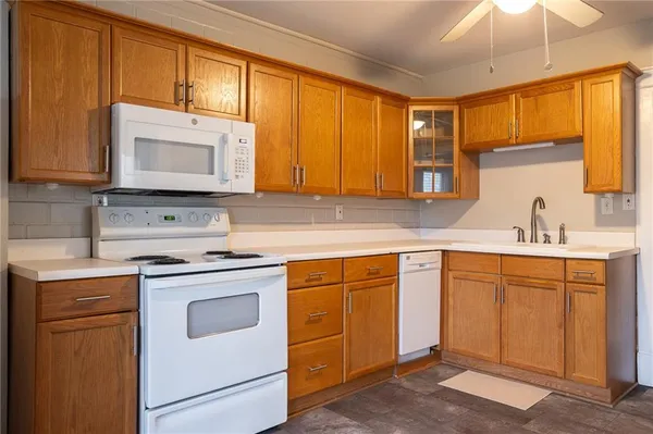 $227,500 | 2507 West 45th Avenue, Kansas City, KS 66103