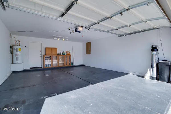 $2,300 | 2092 East 36th Avenue, Apache Junction, AZ 85119