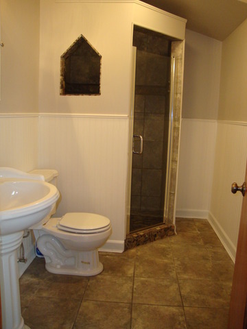 19201 Weber Road Mokena, IL 60448 - Photo 9 of 15 a bathroom with a toilet and a sink