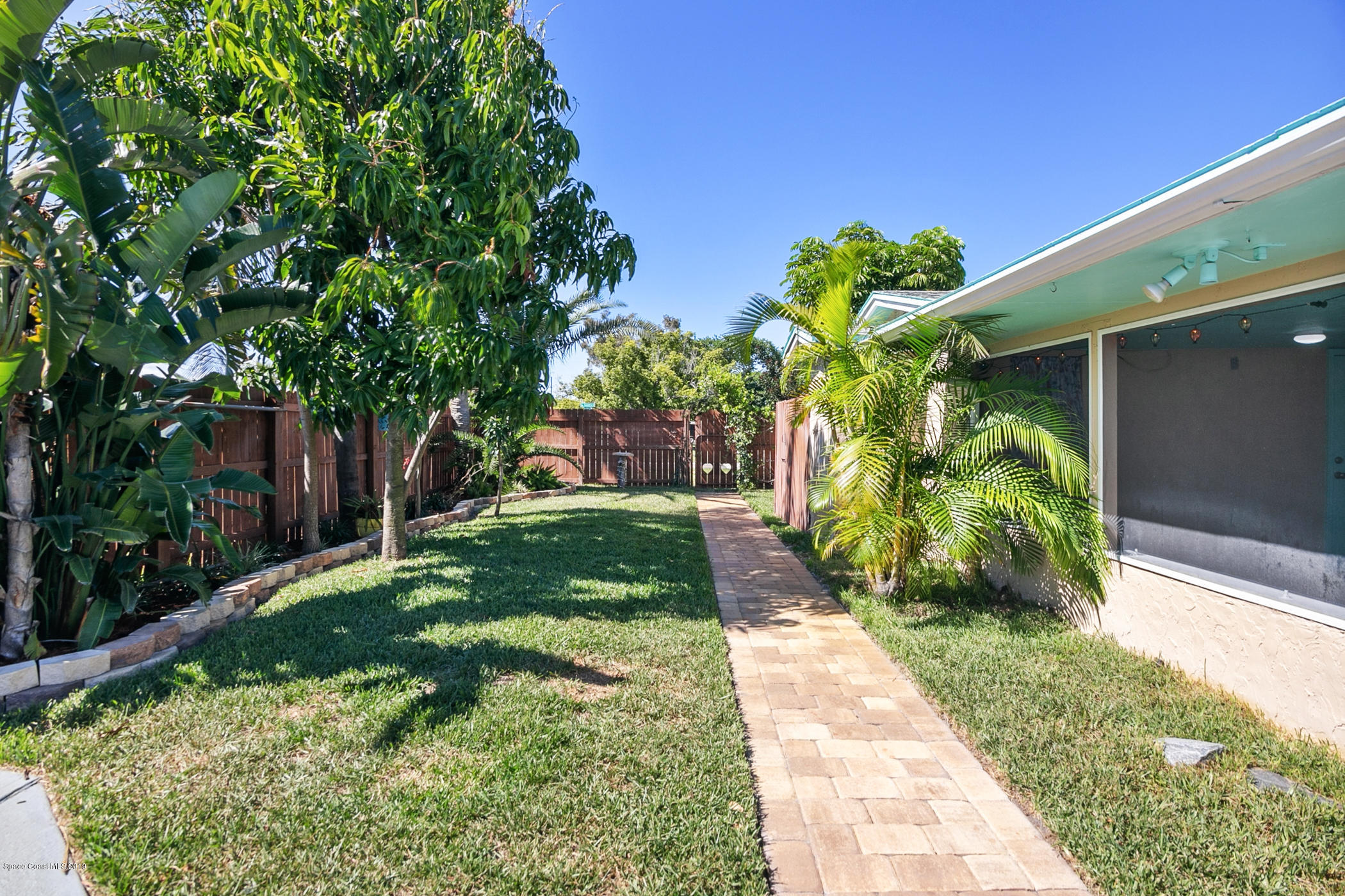 2647 Coventry Road Melbourne, FL 32935 - Photo 26 of 33 2647-coventry-009