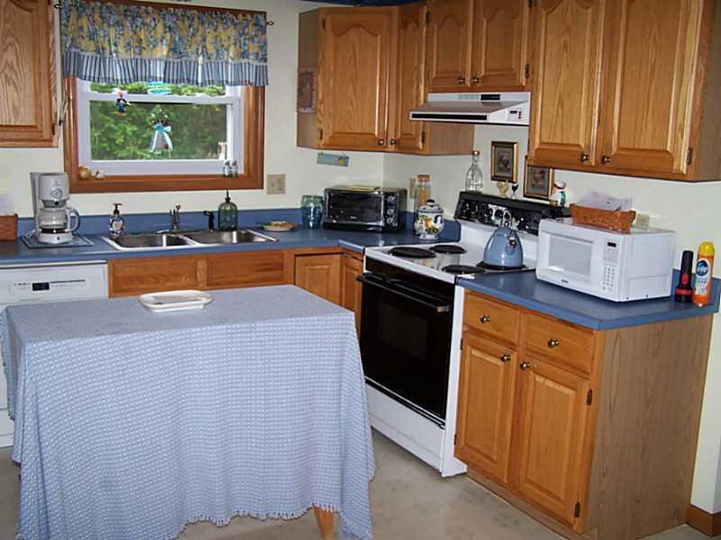 52 Barnstable Road South Portland, ME 04106 - Photo 3 of 14 Kitchen.