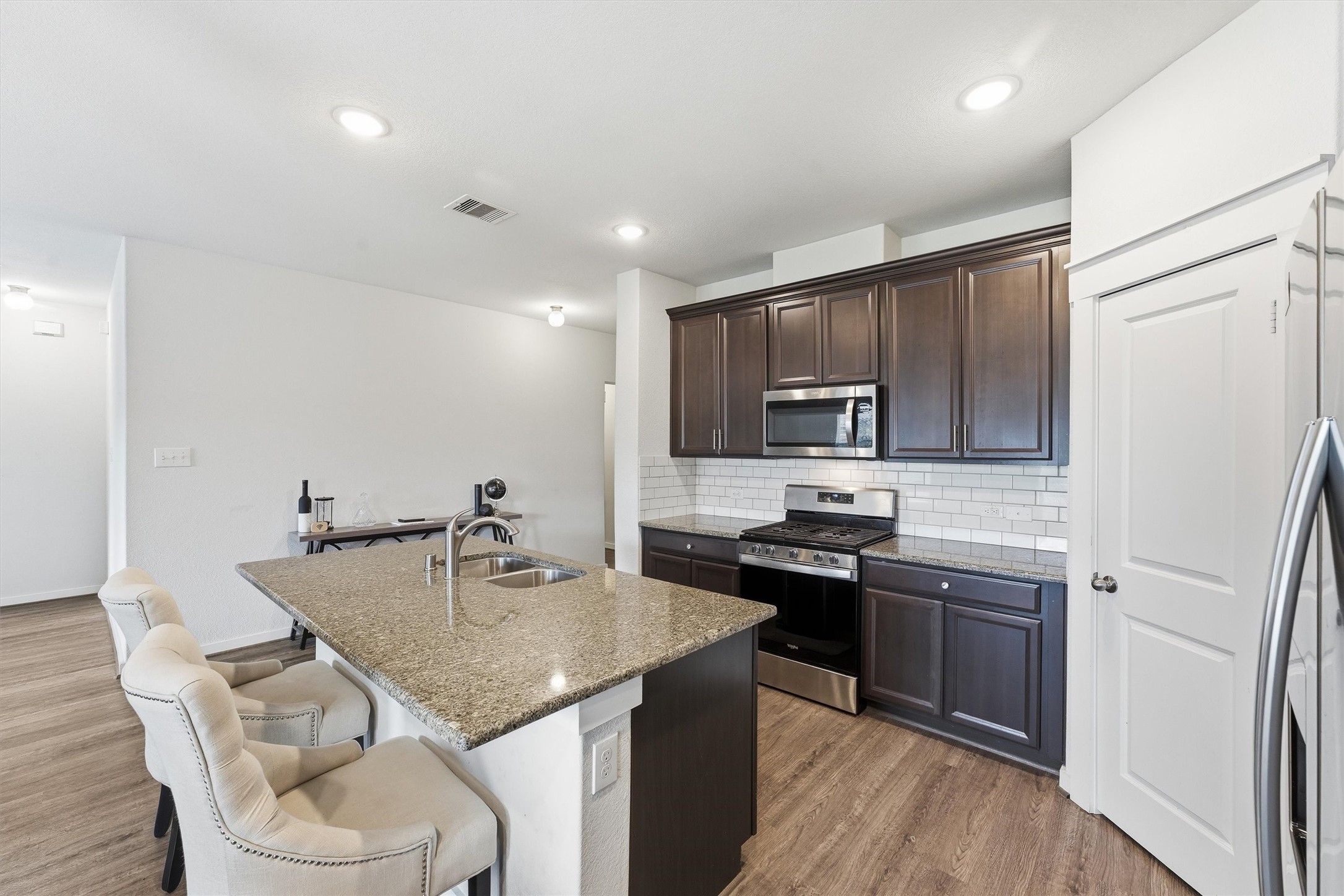 9211 Waldrick Trace Drive Rosharon, TX 77583 - Photo 6 of 16