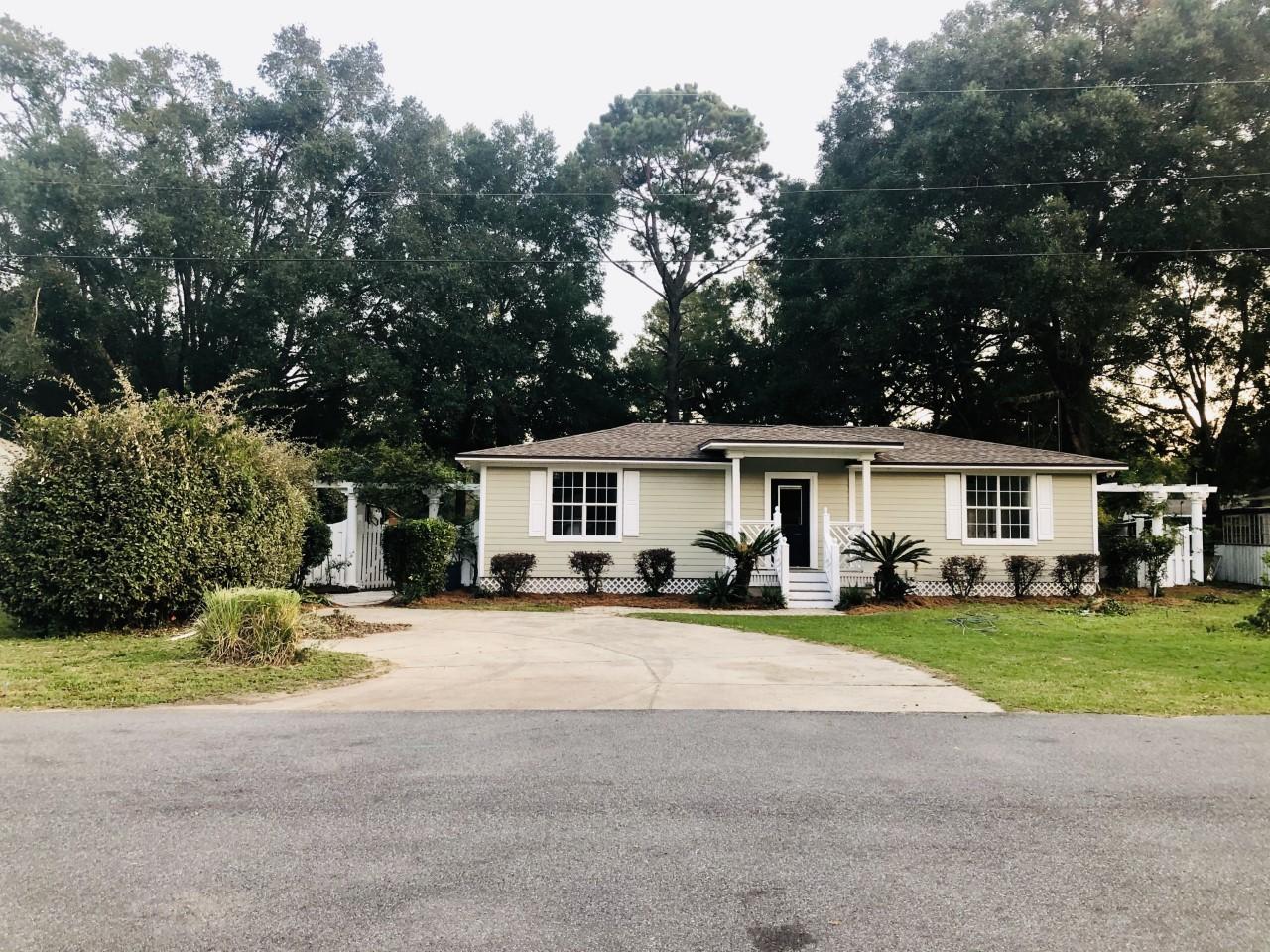 104 Butler Circle Crestview, FL 32536 - Photo 1 of 28 Gallery Image 1