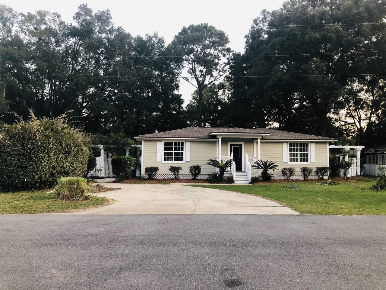 104 Butler Circle Crestview, FL 32536 - Photo 2 of 28 Gallery Image 2