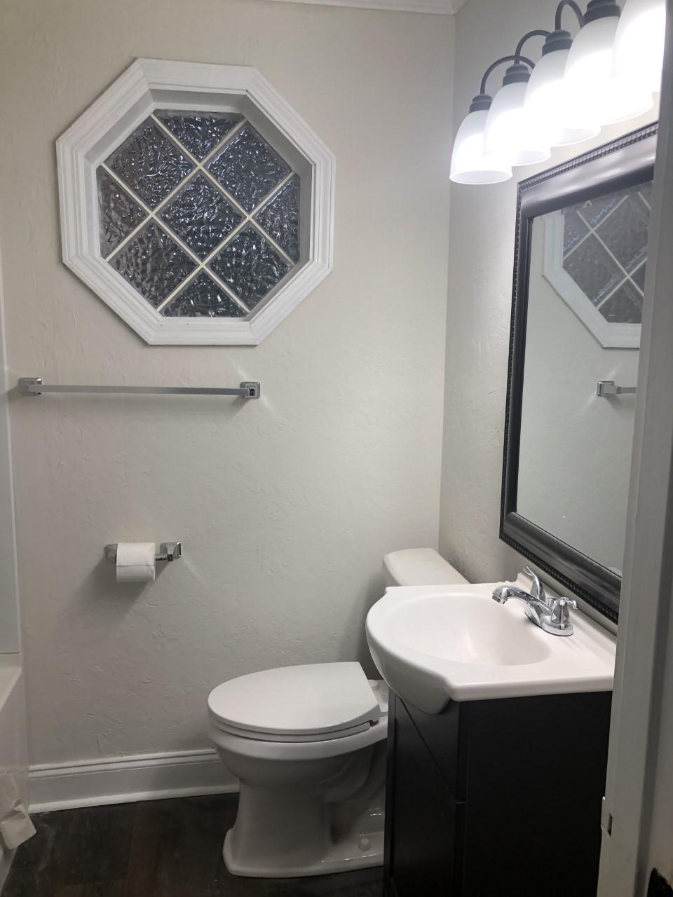 104 Butler Circle Crestview, FL 32536 - Photo 8 of 28 Gallery Image 8