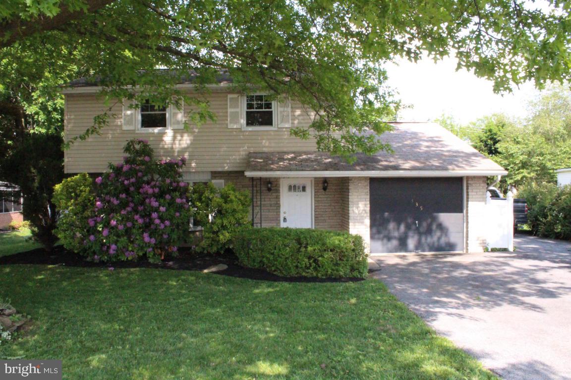 335 Edgewood Road York, PA 17402 - Photo 2 of 20 Gallery Image 2