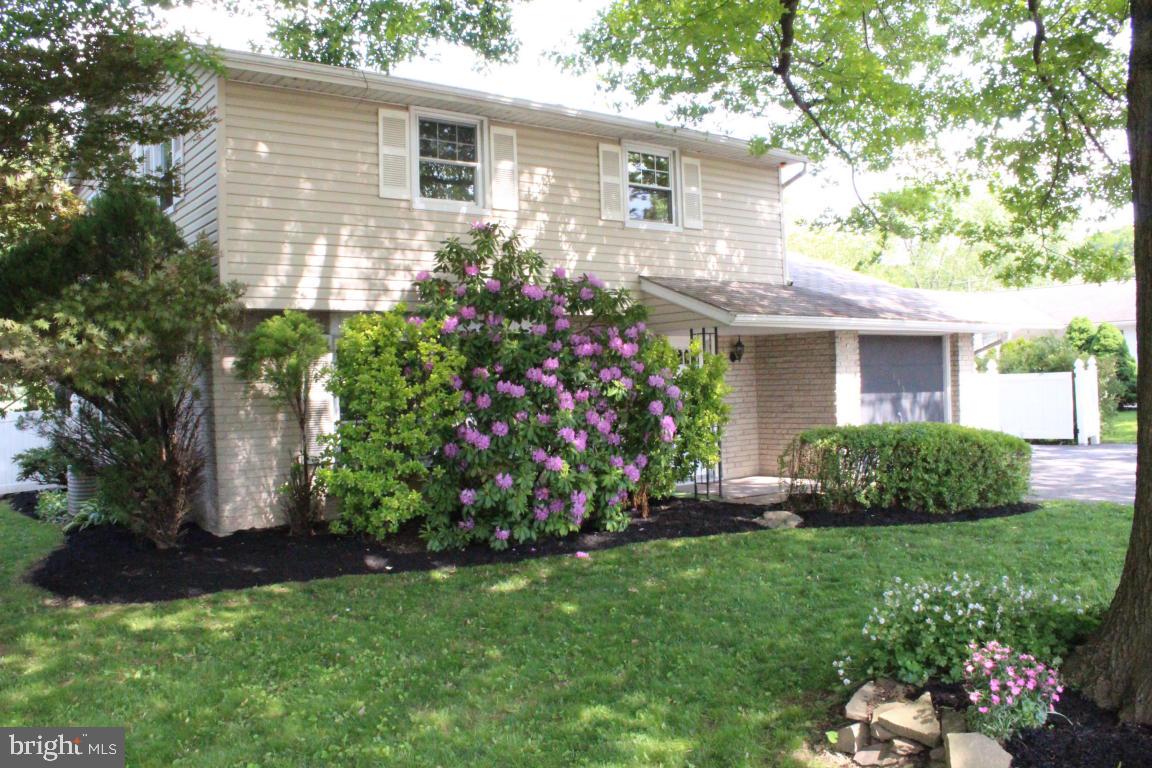 335 Edgewood Road York, PA 17402 - Photo 4 of 20 Gallery Image 4