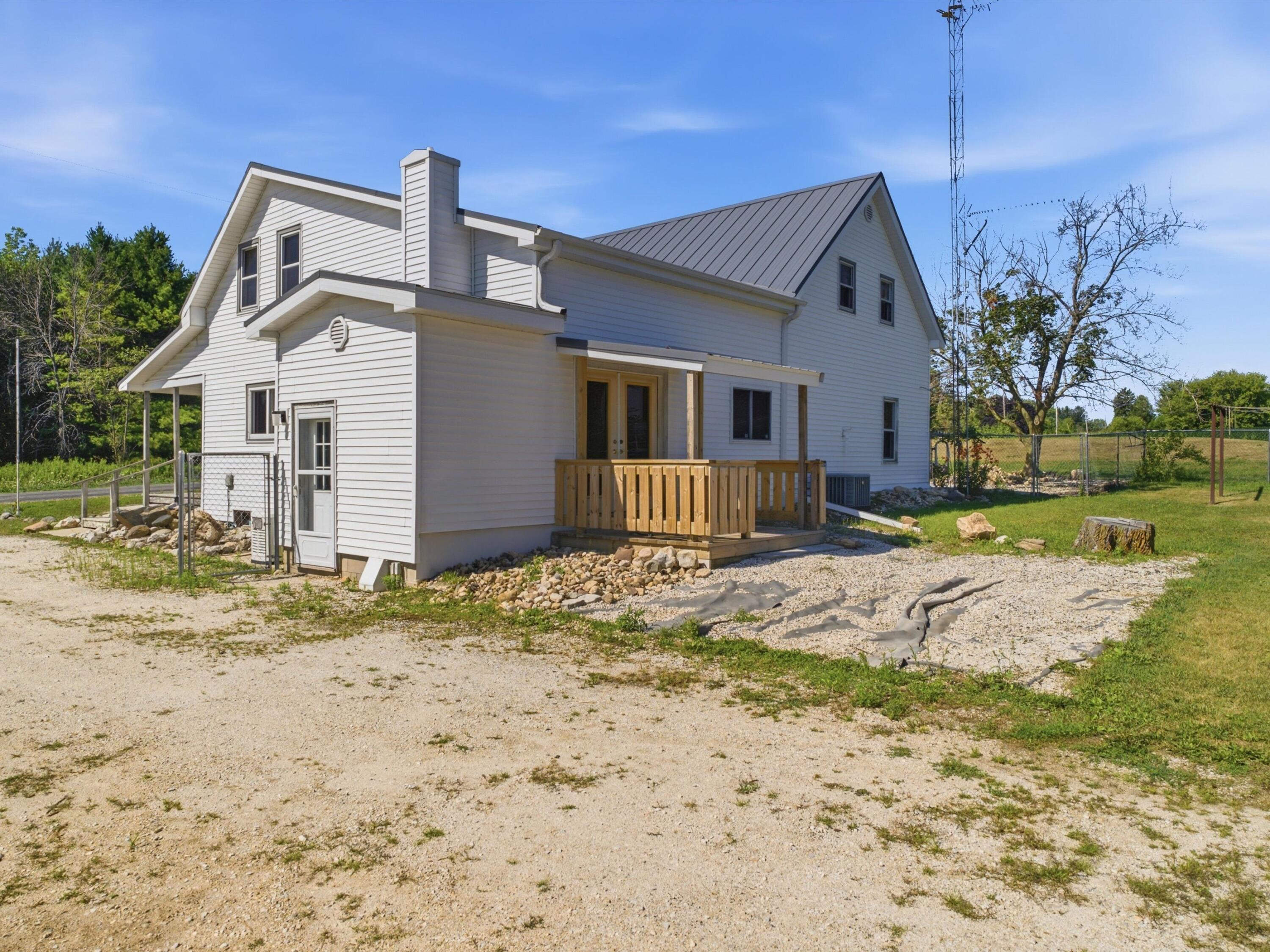 8820 Polifka Road Whitelaw, WI 54247 - Photo 4 of 40 05-DSC00569