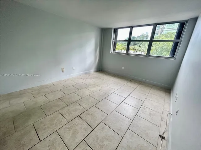 $2,375 | 555 Northeast 30th Street, Unit 203, Miami, FL 33137