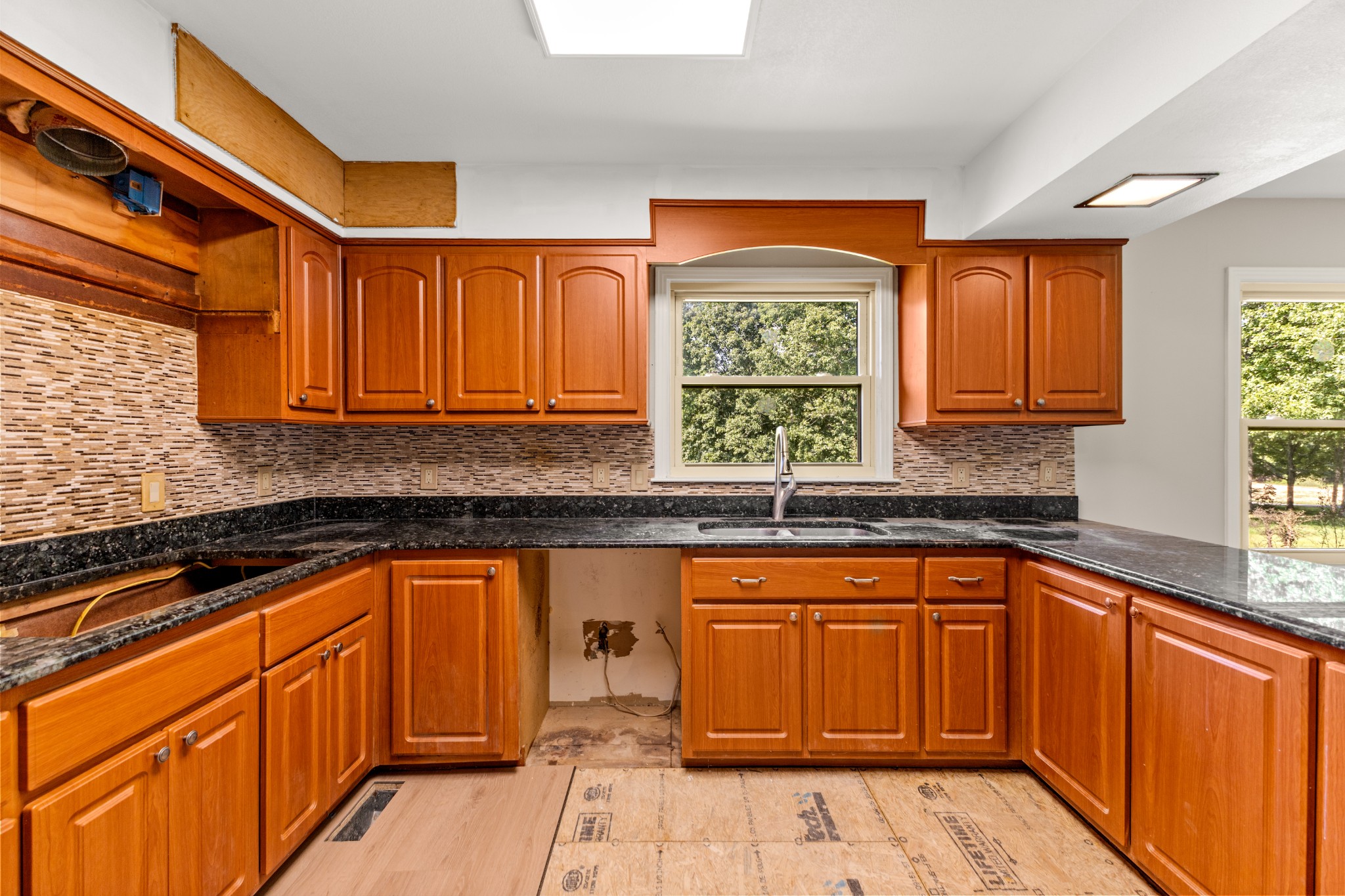 1100 Pleasant Valley Road Chapmansboro, TN 37035 - Photo 8 of 26 Gallery Image 8