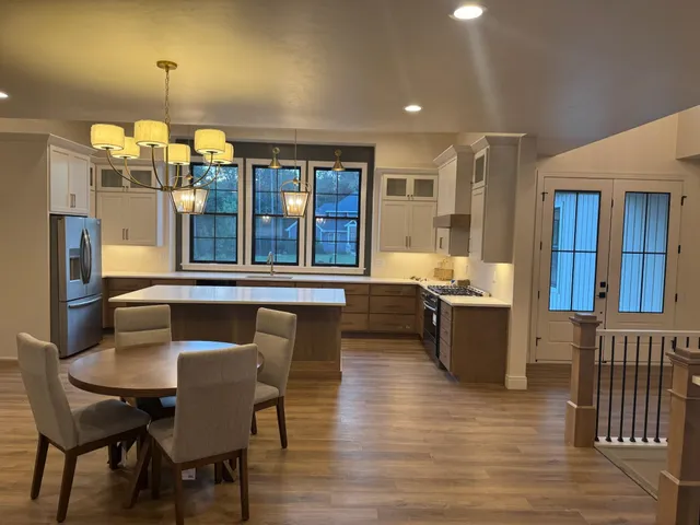 $1,150,000 | 4202 Blackberry Ridge Court, Oneida, WI 54155