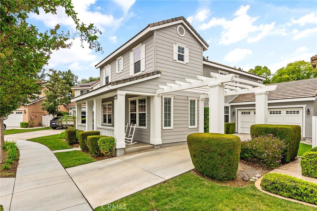 28572 Dalton Road Temecula, CA 92591 - Photo 6 of 60 a view of a house with a yard