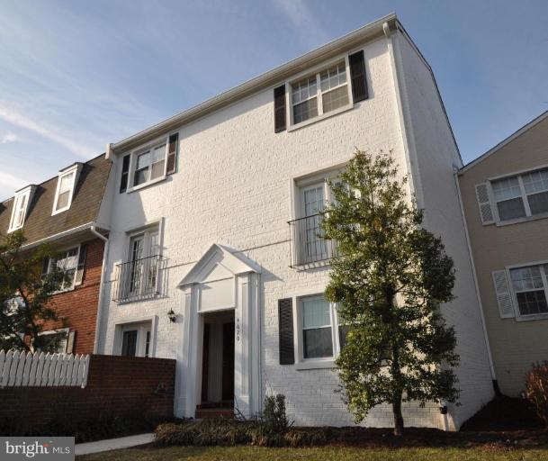 4620 28th Road South, Unit B Arlington, VA 22206 - Photo 2 of 18 a front view of a house with plants