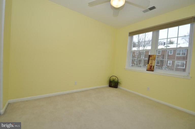 4620 28th Road South, Unit B Arlington, VA 22206 - Photo 15 of 18 a view of an empty room with a window