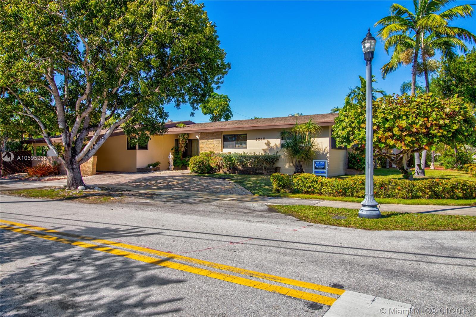 1215 Cleveland Road Miami Beach, FL 33141 - Photo 1 of 24
