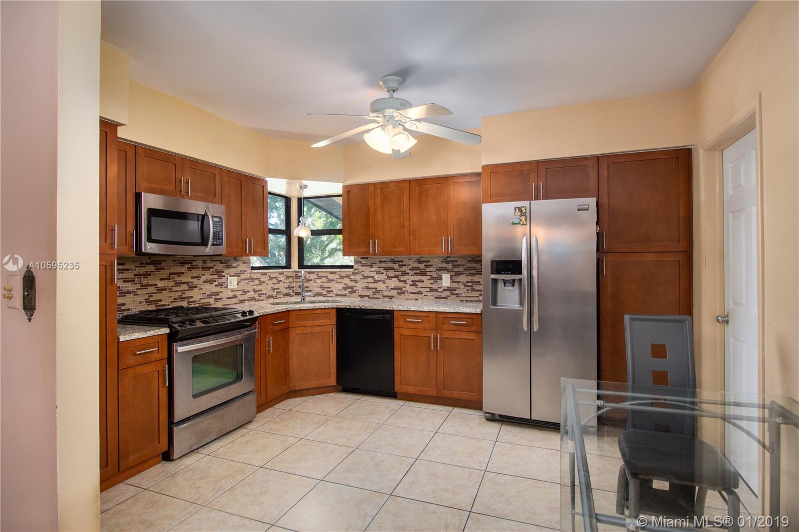 1215 Cleveland Road Miami Beach, FL 33141 - Photo 13 of 24