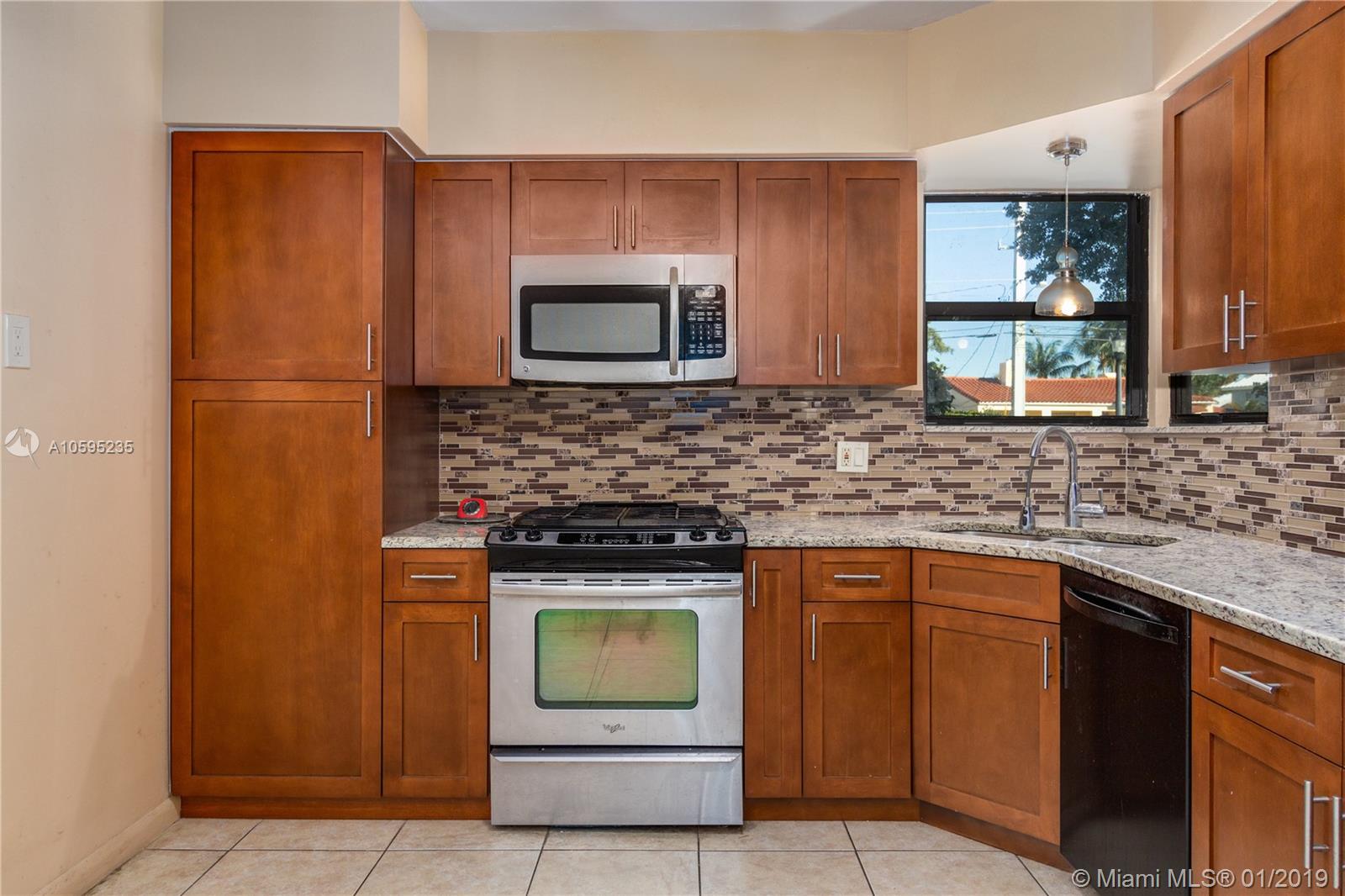 1215 Cleveland Road Miami Beach, FL 33141 - Photo 14 of 24