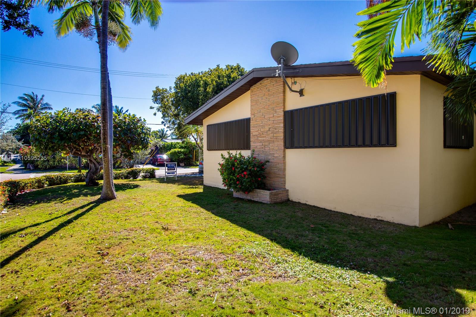 1215 Cleveland Road Miami Beach, FL 33141 - Photo 15 of 24