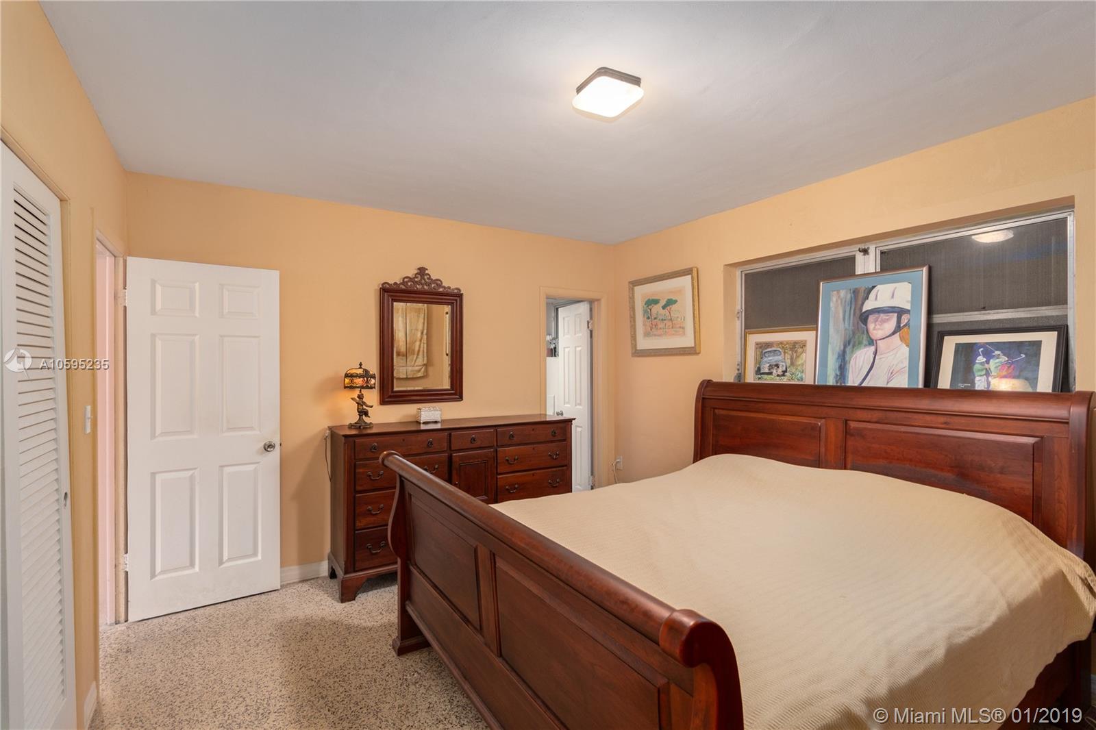 1215 Cleveland Road Miami Beach, FL 33141 - Photo 20 of 24