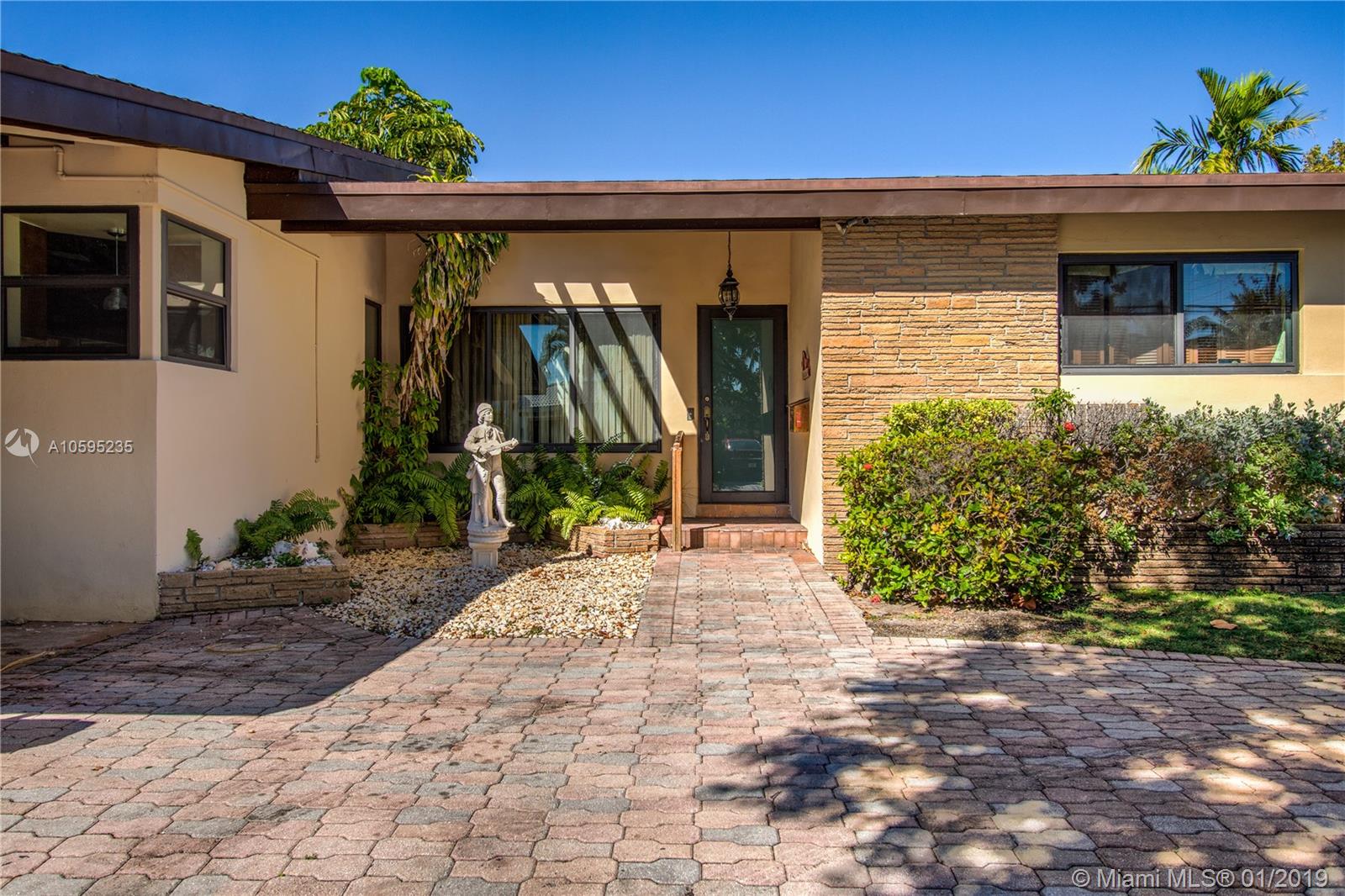 1215 Cleveland Road Miami Beach, FL 33141 - Photo 3 of 24