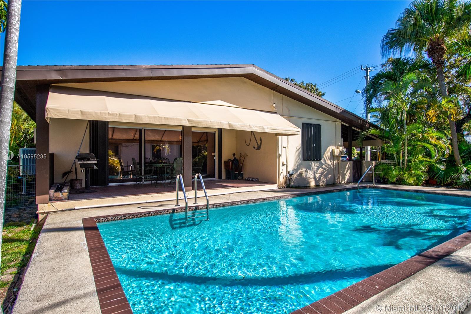 1215 Cleveland Road Miami Beach, FL 33141 - Photo 5 of 24