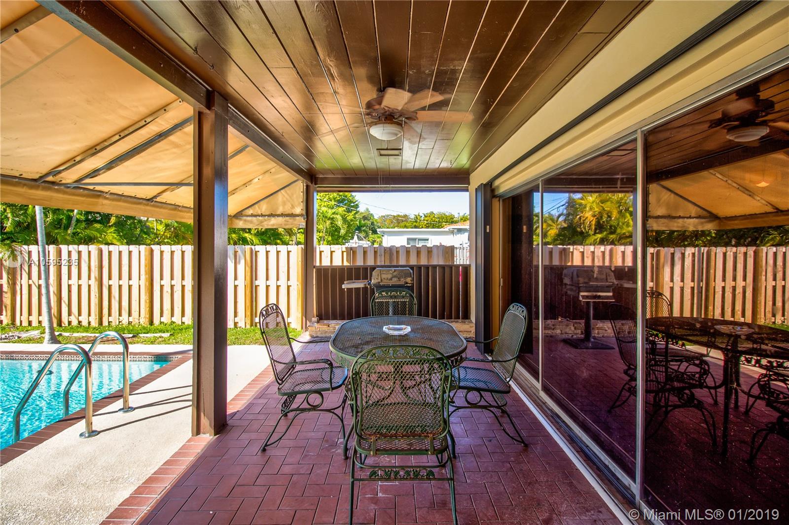 1215 Cleveland Road Miami Beach, FL 33141 - Photo 7 of 24