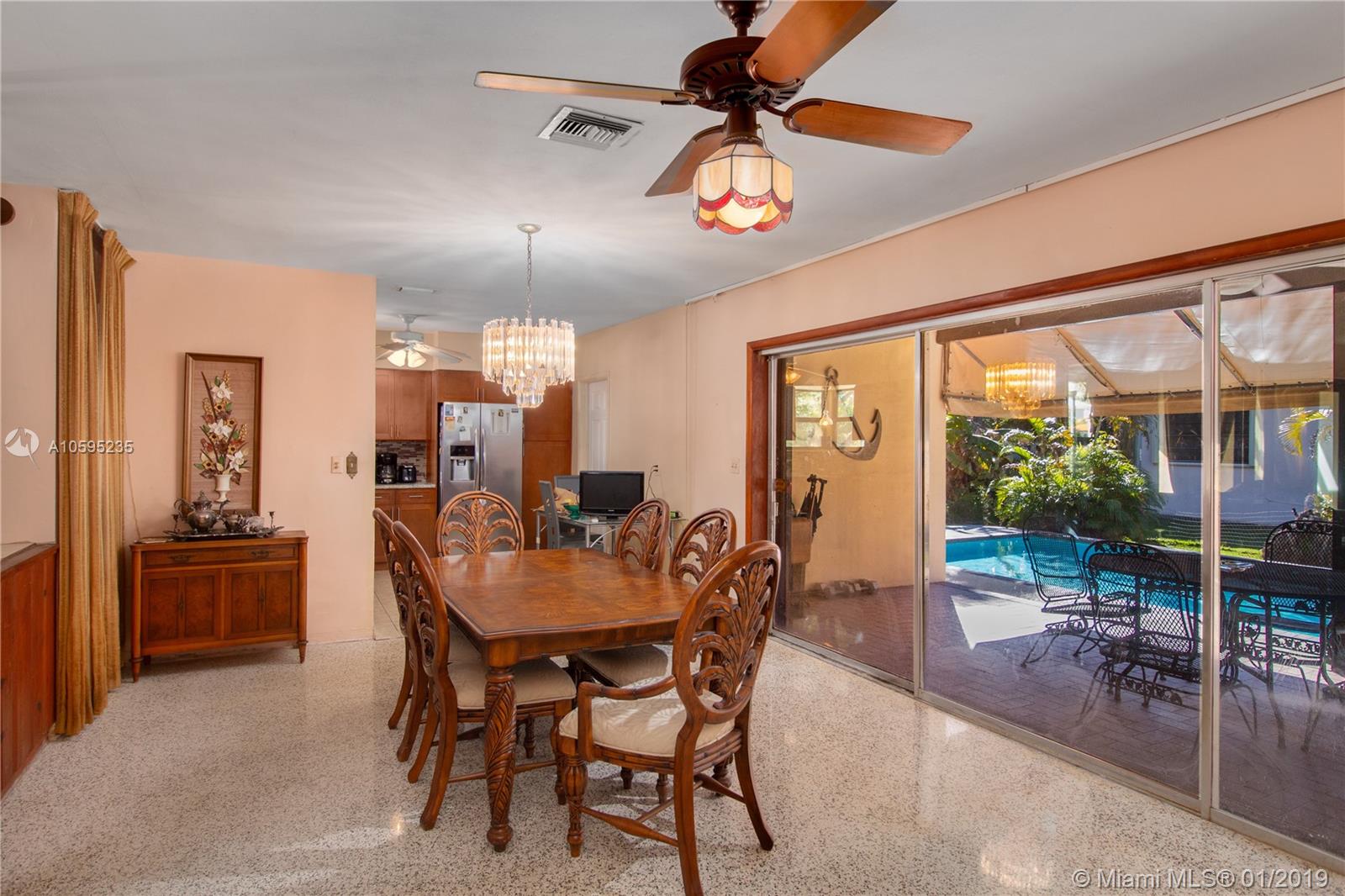 1215 Cleveland Road Miami Beach, FL 33141 - Photo 9 of 24