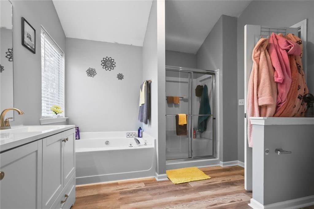 1464 Gates Circle Southeast Atlanta, GA 30316 - Photo 23 of 26 a view of bathroom with bathtub and shower