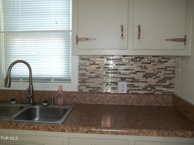 $215,000 | 1012 College Avenue, Bristol, TN 37620