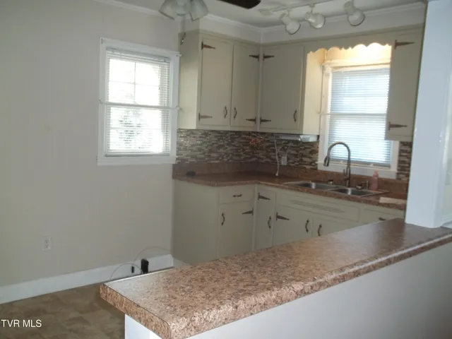 $215,000 | 1012 College Avenue, Bristol, TN 37620