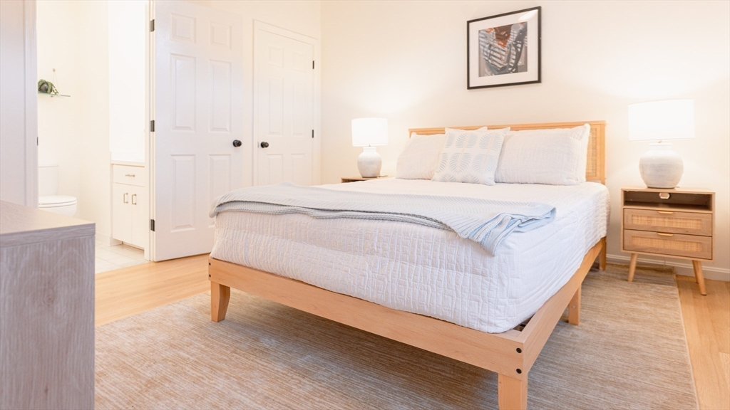 5 Davis Avenue, Unit 5 Brookline, MA 02445 - Photo 17 of 31