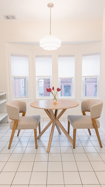 5 Davis Avenue, Unit 5 Brookline, MA 02445 - Photo 6 of 31