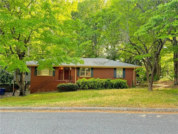 $2,300 | 222 Pineview Drive, Lawrenceville, GA 30046