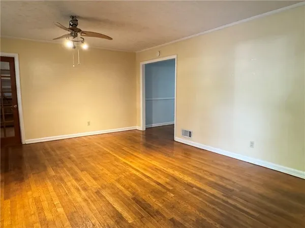 $2,300 | 222 Pineview Drive, Lawrenceville, GA 30046