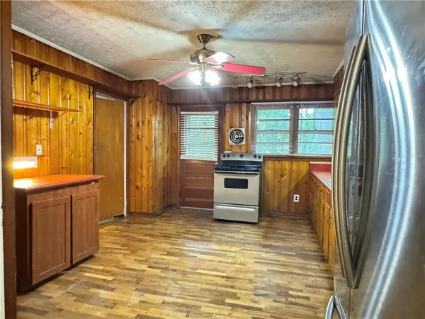 $2,300 | 222 Pineview Drive, Lawrenceville, GA 30046
