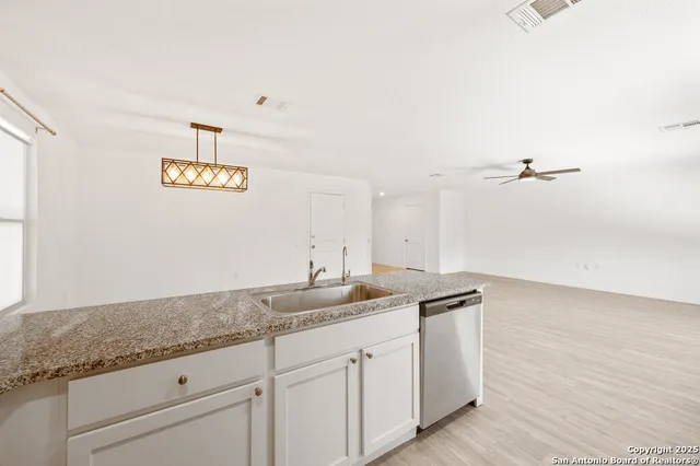 $1,850 | 7347 Rosada Way, San Antonio, TX 78218